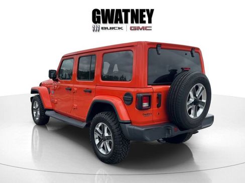 Used 2019 Jeep Wrangler Unlimited Sahara w/ Uconnect 4C Nav & Sound Group image 8