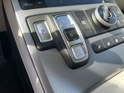 Used 2024 Hyundai Palisade Calligraphy image 16