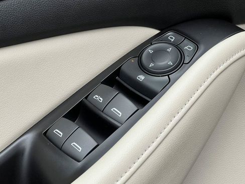 Used 2018 Buick Enclave Essence AWD/4WD image 14