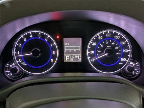 Used 2011 INFINITI G25 Journey RWD image 11
