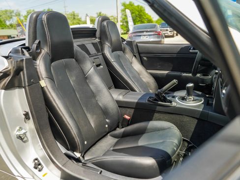 Used 2008 MAZDA MX-5 Miata Grand Touring w/ Premium Pkg RWD image 24