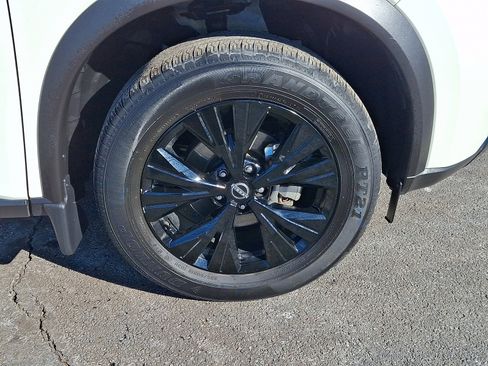 Used 2023 Nissan Rogue SV image 8