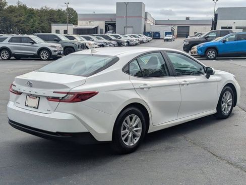 Used 2026 Toyota Camry LE image 7