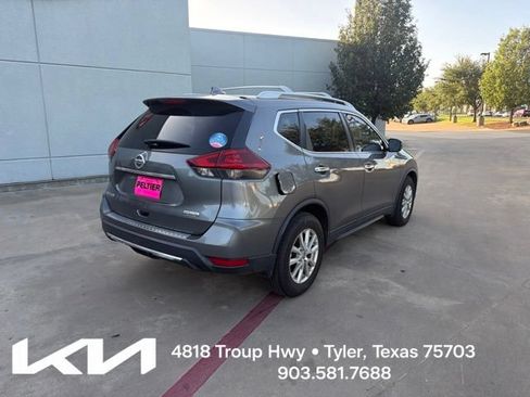 Used 2019 Nissan Rogue S w/ Special Edition Package FWD image 10