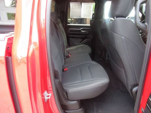 Used 2019 RAM 1500 Big Horn AWD/4WD image 9