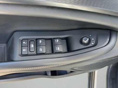 Used 2023 Jeep Grand Cherokee L Laredo AWD/4WD image 10