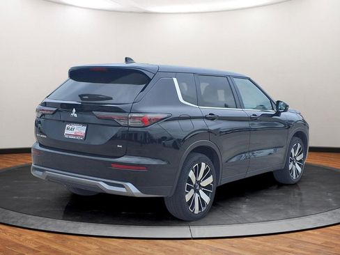 Used 2025 Mitsubishi Outlander SE FWD image 13