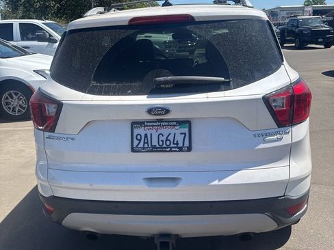 Used 2019 Ford Escape Titanium AWD/4WD image 4