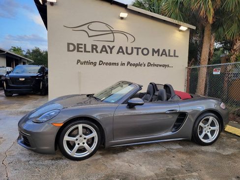 Used 2023 Porsche 718 Boxster RWD image 10