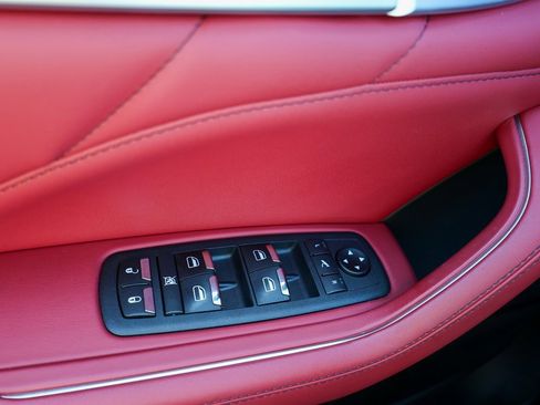 Used 2022 Maserati Levante Modena image 23