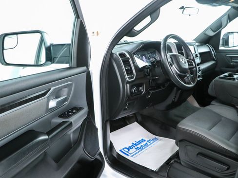 Used 2022 RAM 1500 Big Horn AWD/4WD image 3