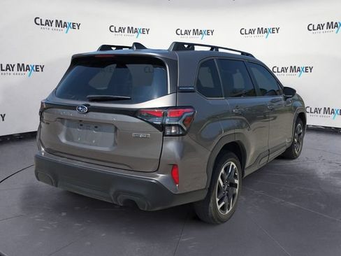 Used 2025 Subaru Forester Premium AWD/4WD image 5