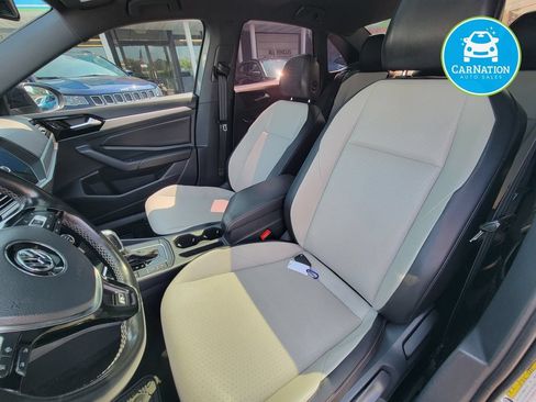 Used 2019 Volkswagen Jetta R-Line FWD image 7