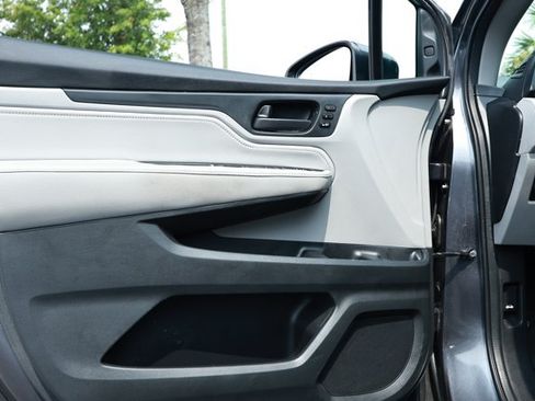 Used 2018 Honda Odyssey Touring image 25