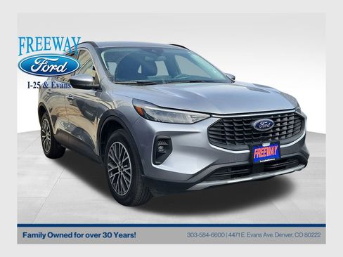 Used 2024 Ford Escape SE image 1