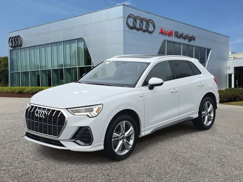 Used 2022 Audi Q3 2.0T Premium Plus w/ Premium Plus Package image 1