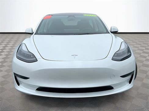 Used 2023 Tesla Model 3 Standard Range image 2