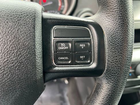 Used 2019 Dodge Journey SE image 18