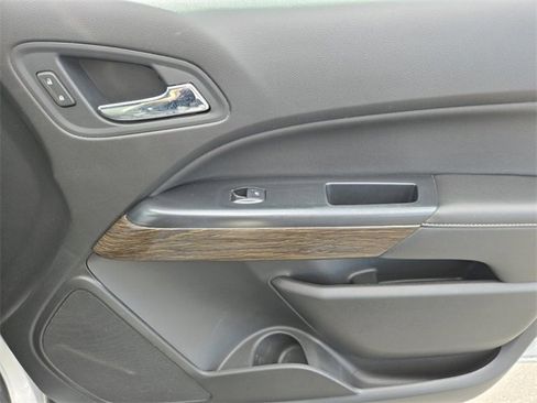 Used 2018 GMC Canyon Denali image 15