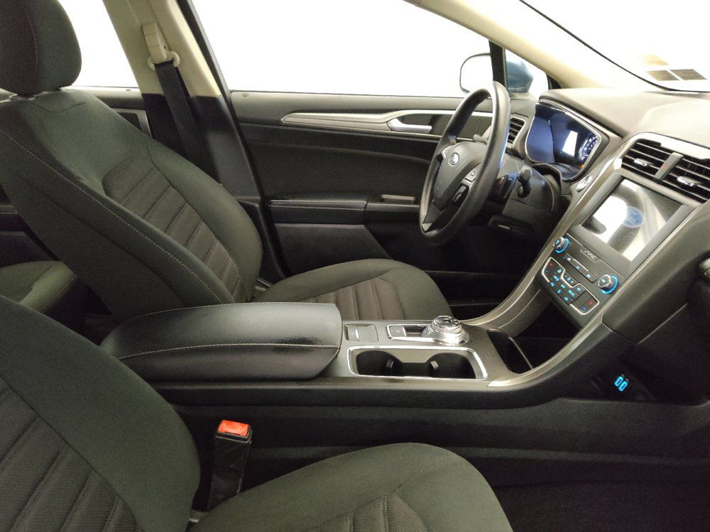Used 2019 Ford Fusion SE FWD image 21