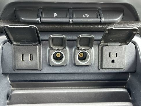 Used 2018 Chevrolet Silverado 1500 LT w/ LT Convenience Package AWD/4WD image 33