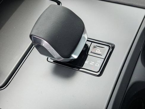 New 2025 Land Rover Discovery Sport Dynamic SE AWD/4WD image 13