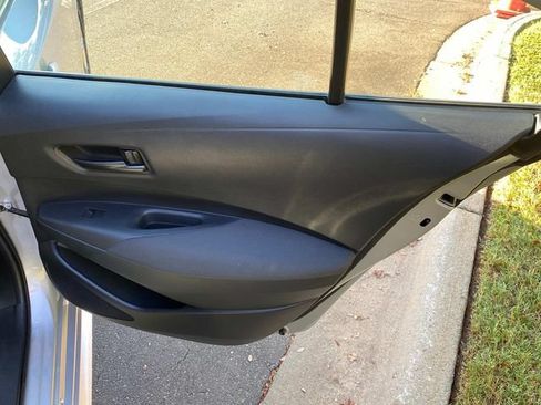 Used 2023 Toyota Corolla LE w/ LE Convenience Package FWD image 33
