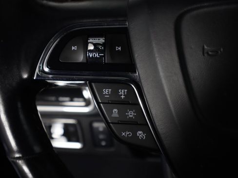 Used 2023 Lincoln Navigator L Reserve AWD/4WD image 18