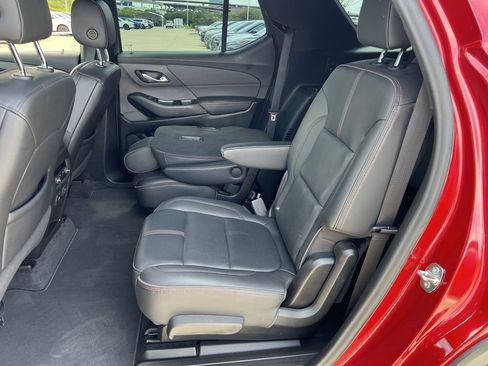 Used 2023 Chevrolet Traverse RS FWD image 10
