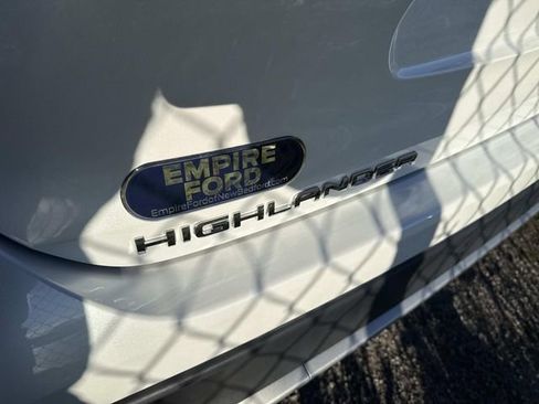 Used 2024 Toyota Highlander XSE image 3