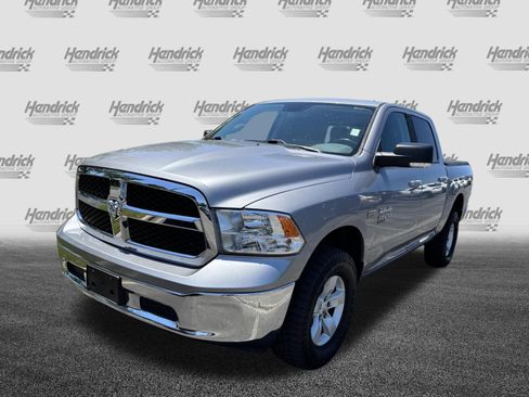 Used 2019 RAM 1500 Classic SLT w/ Luxury Group AWD/4WD image 9