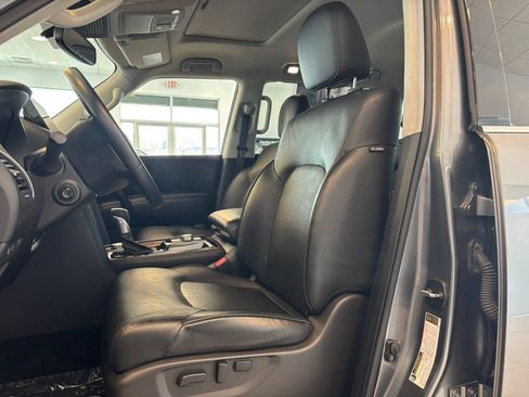 Used 2024 Nissan Armada SL w/ Captain's Chairs Package AWD/4WD image 12