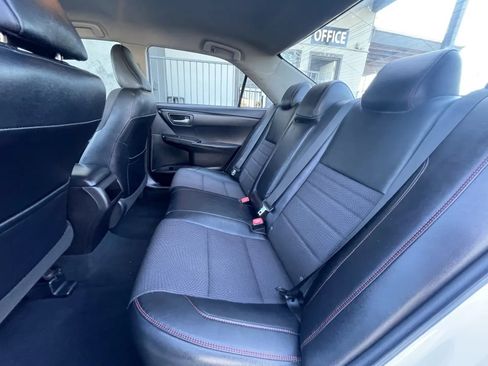 Used 2017 Toyota Camry SE FWD image 15