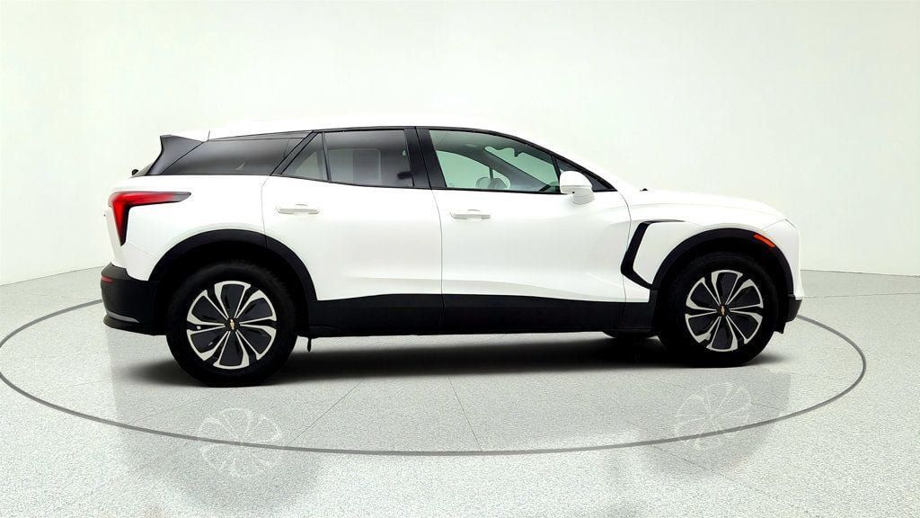 Used 2024 Chevrolet Blazer EV LT AWD/4WD image 4