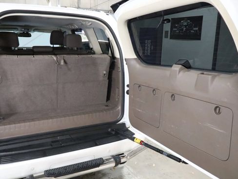 Used 2013 Lexus GX 460 w/ Comfort Plus Pkg image 16