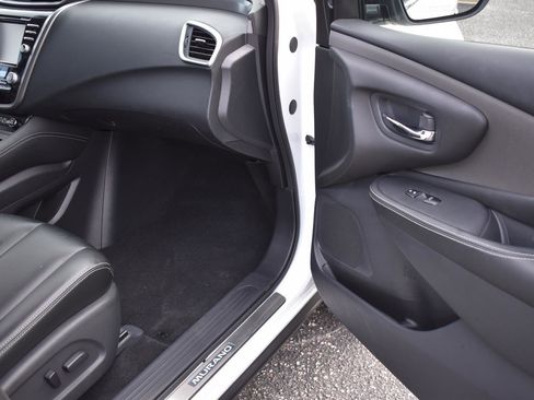 Used 2024 Nissan Murano SV w/ SV Midnight Edition Package image 15