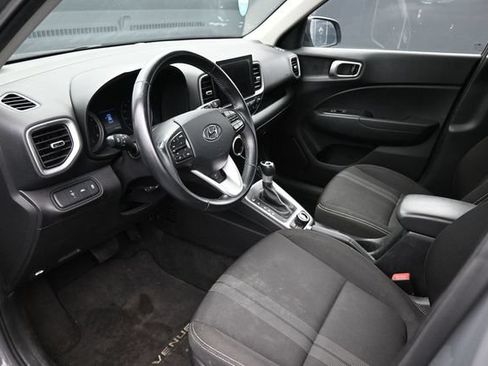 Used 2020 Hyundai Venue SEL w/ Convenience + Premium Package FWD image 9