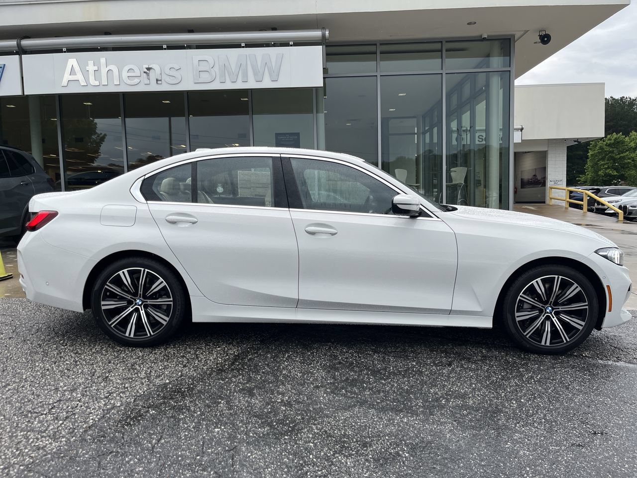 Used 2026 BMW 330i Sedan w/ Premium Package RWD image 9