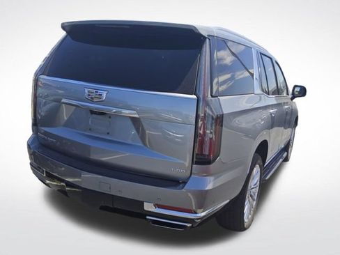 Used 2025 Cadillac Escalade Premium Luxury AWD/4WD image 3