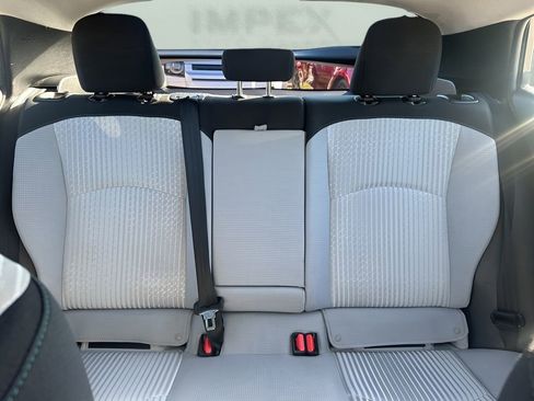 Used 2018 Toyota Prius Three image 10