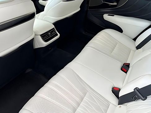 Used 2024 Lexus LS 500 w/ Interior Upgrade Package image 9