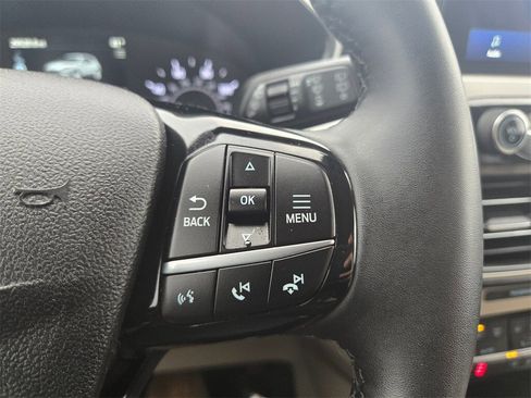 Used 2022 Ford Escape SE w/ SE Sport Appearance Package image 19