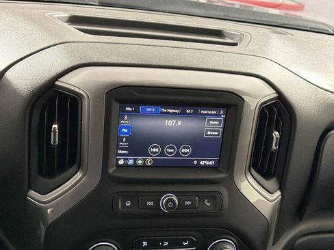 Used 2022 Chevrolet Silverado 1500 Custom image 18