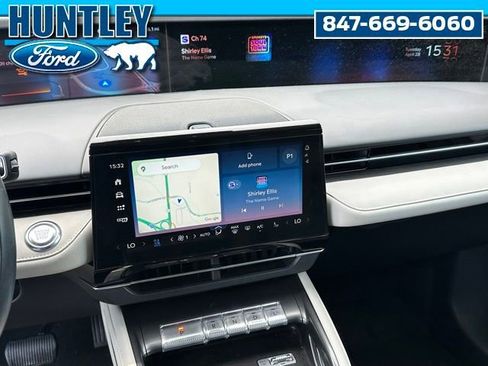 Used 2024 Lincoln Nautilus Reserve AWD/4WD image 23