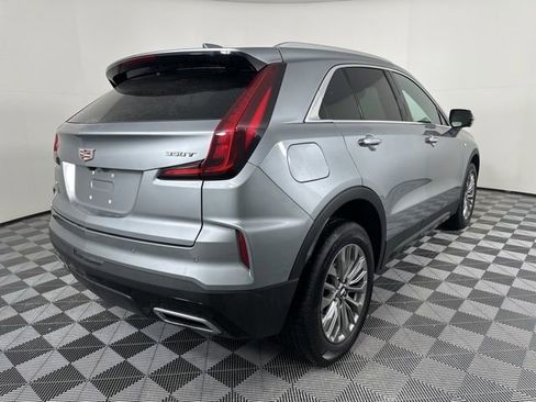 Used 2025 Cadillac XT4 Premium Luxury image 3