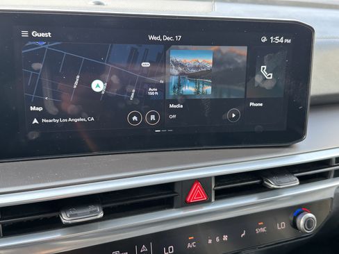 Certified 2024 Kia Sorento SX image 31