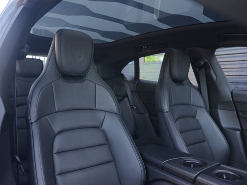 Certified 2025 Porsche Taycan 4 Cross Turismo AWD/4WD image 25