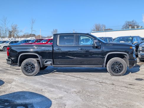 Used 2024 Chevrolet Silverado 2500 LTZ w/ LTZ Plus Package image 9