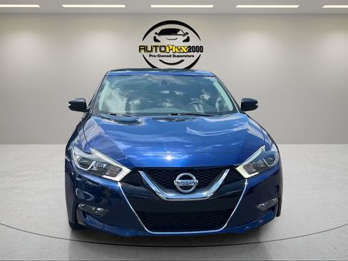 Used 2017 Nissan Maxima SR w/ Midnight Edition FWD image 2