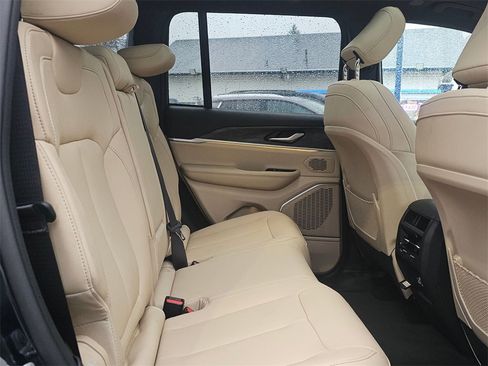 Used 2024 Jeep Grand Cherokee Limited 4xe image 13